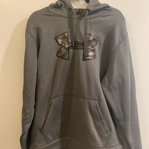 Under Armour Sweatshirt